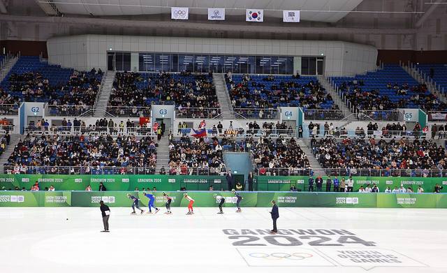 短道速滑战术解析：节奏与空间如何决定走势（战术执教视角）